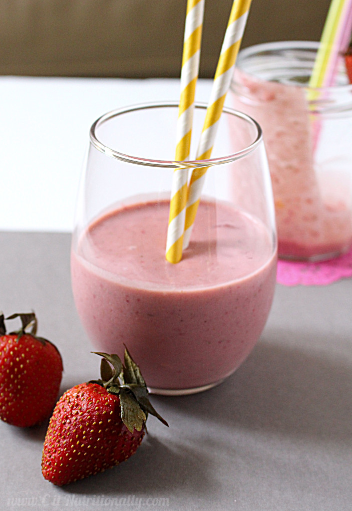 Healthy Strawberry Milkshake ((Smoothie)) - C it Nutritionally