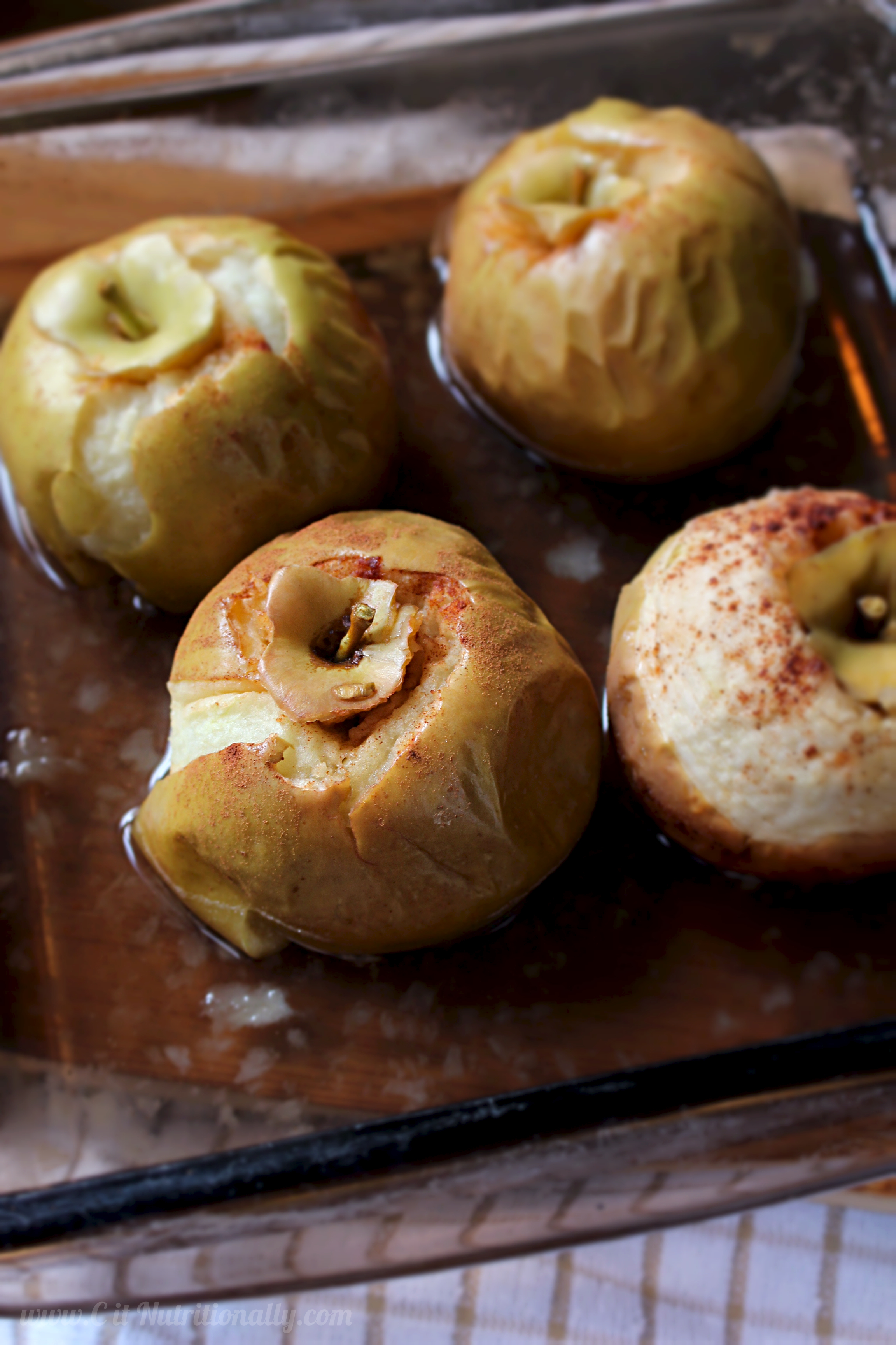 Easy Baked Apples C it Nutritionally